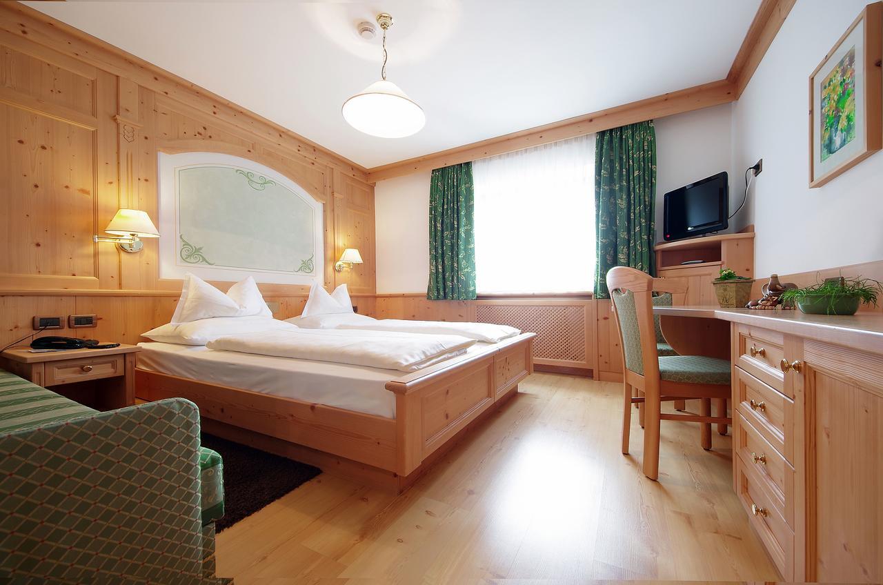 Mountain B&B - La Scalira Corvara In Badia Ngoại thất bức ảnh